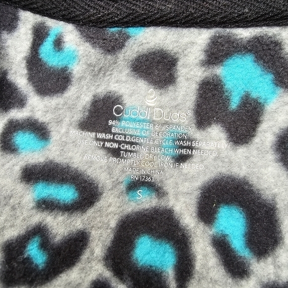 Cuddl Duds Onesie Pajamas in Grey and Turquoise Cheetah Print, Size Small - Picture 6 of 6